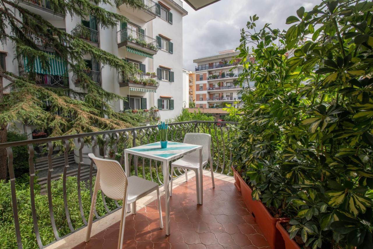 Gea Suite B&B Sorrento Bagian luar foto