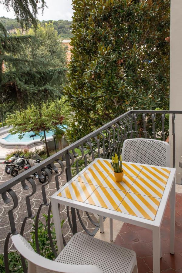 Gea Suite B&B Sorrento Bagian luar foto